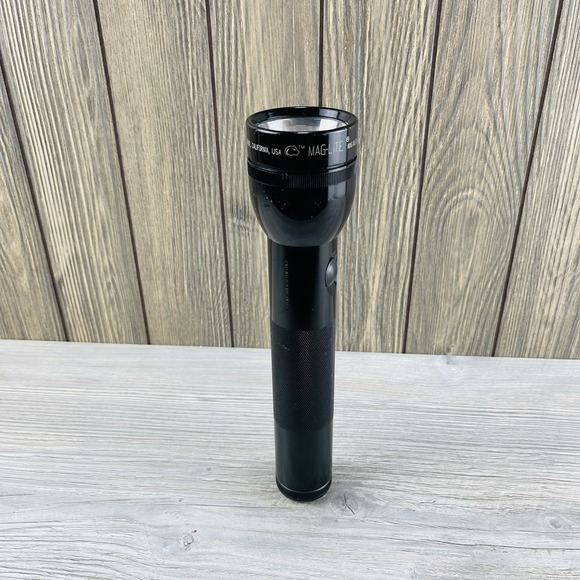 Vtg 10" Mag Lite Instrument 3D Cell Flashlight Ontario CA With Extra Light Bulb - Picture 2 of 16